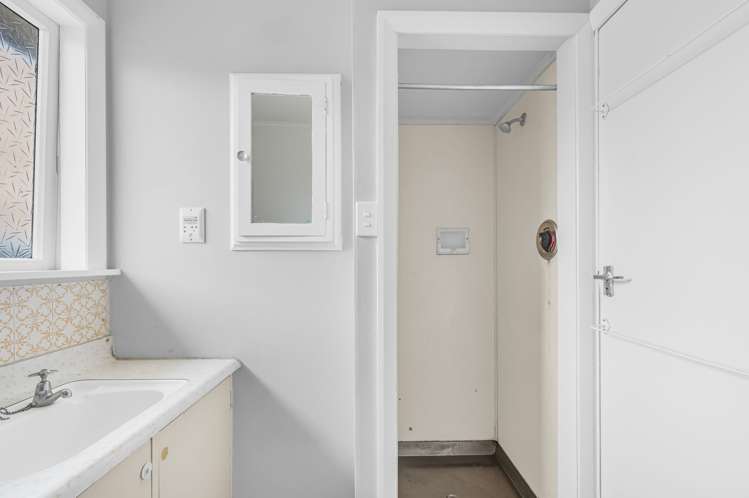 14 Dinwiddie Avenue Onekawa_12