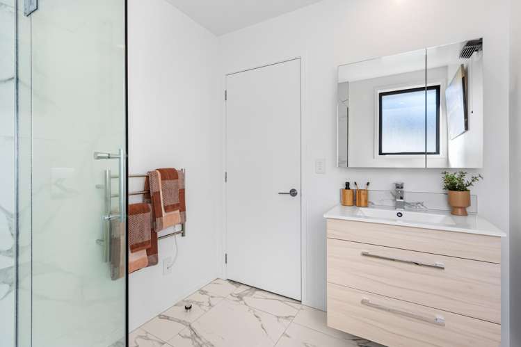 2/4 Riccarton Road Riccarton_7