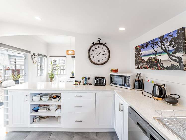 38 Waiwaka Terrace Strandon_4