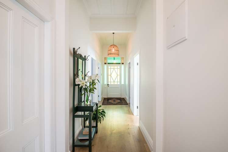 36 Old Lake Road Narrow Neck_23