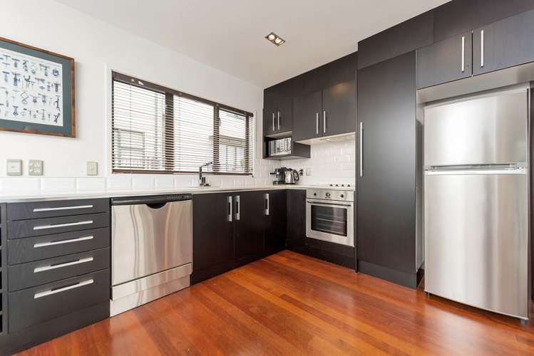 2/34 Ireland Street_4