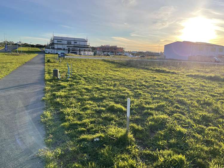 39, 41, 43 Auranga Drive_3