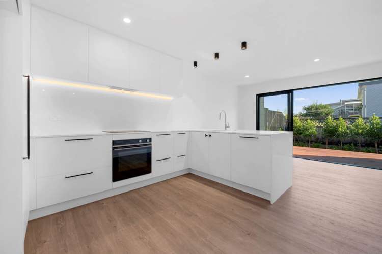 3/97 Cook Street Howick_13