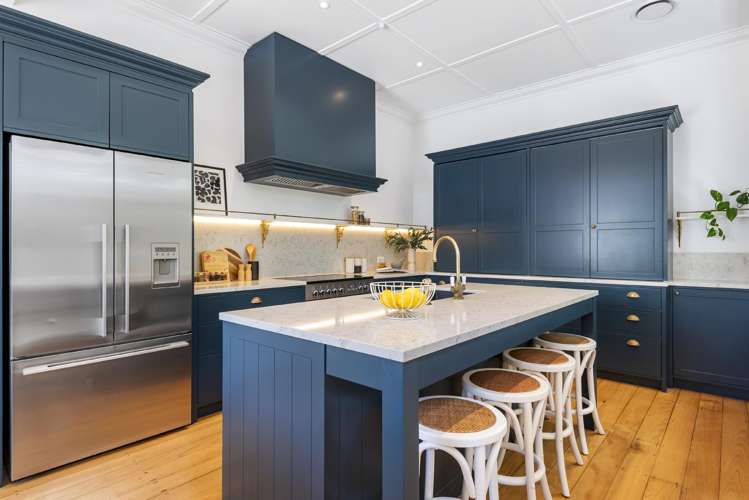 7B North Avenue Narrow Neck_6