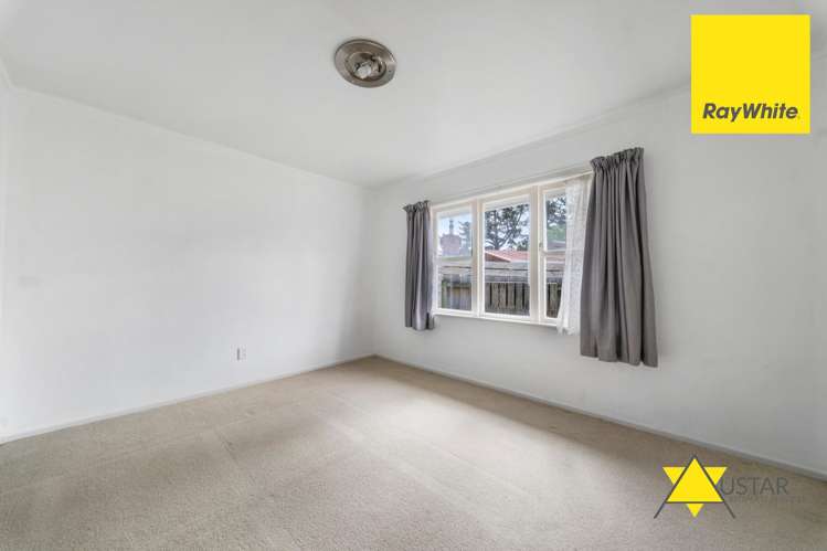 60 Cobham Crescent Kelston_6