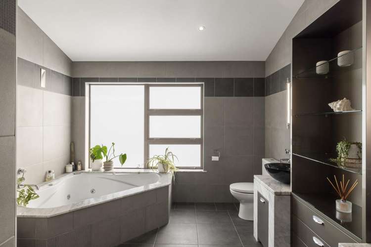 23 Contour Avenue Pyes Pa_36