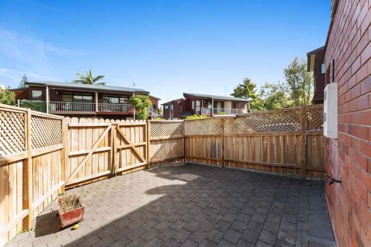 1/11 Woodhall Road Epsom_20