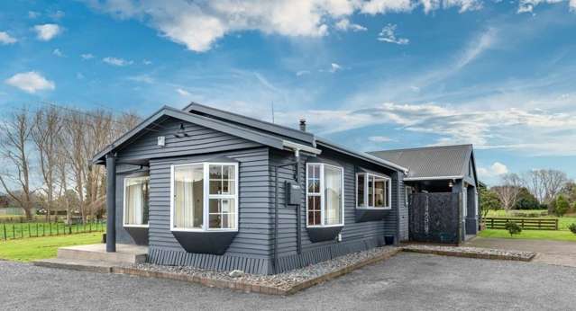 Large Farmhouse on Lifestyle Block