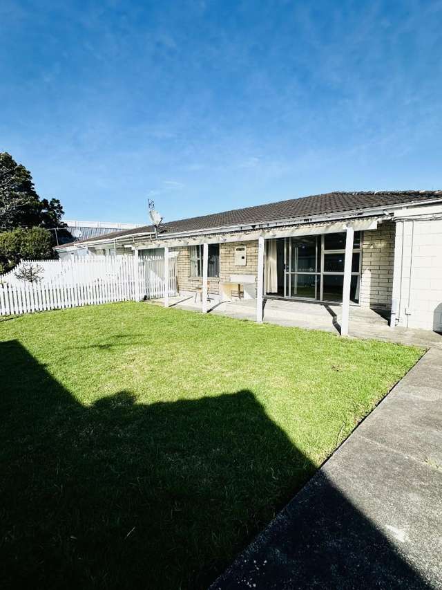 Beautiful 2-Bedroom House on Puhinui Road