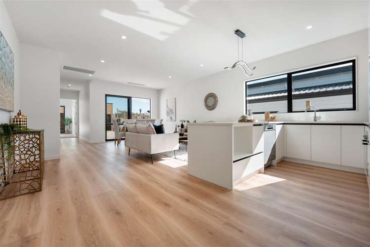 46 Whakairo Crescent Gulf Harbour_2