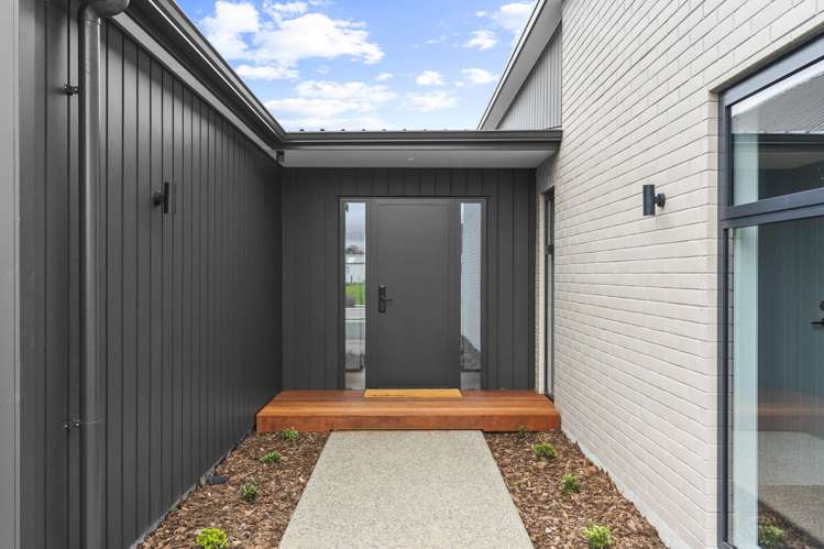 10 Sir Bob Charles Drive Upper Plain_18