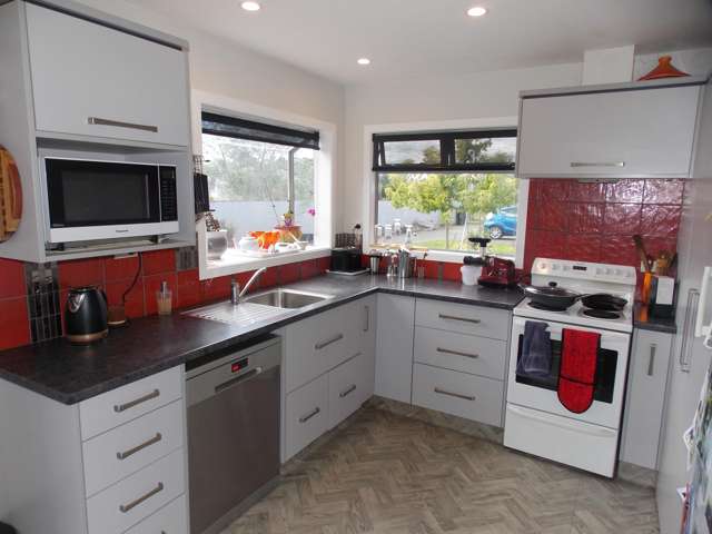 32 Pioneer Highway Awapuni_1