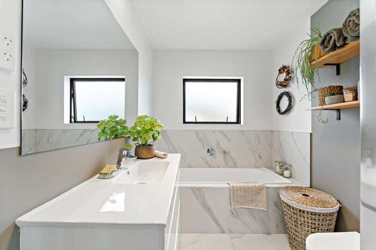 1 Nga Waka Place Mangere_6