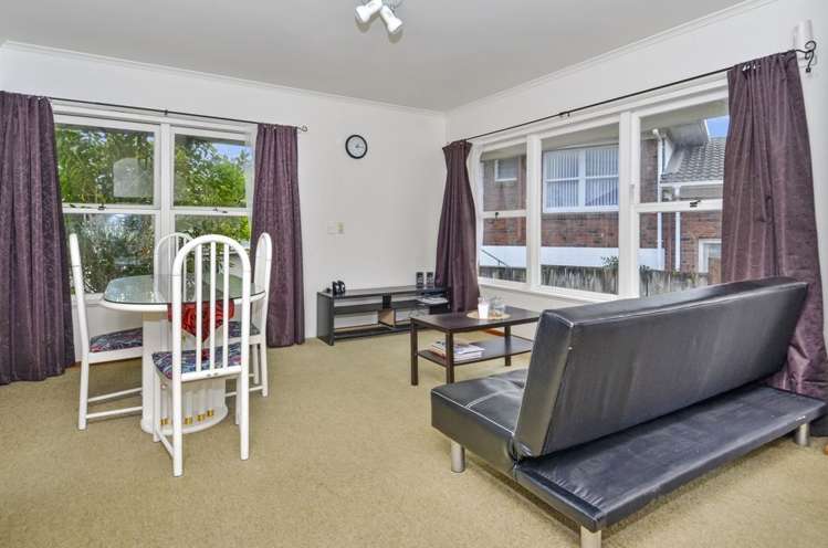 2/58 Taharoto Road Takapuna_5