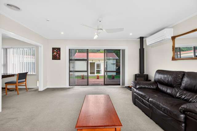 23 Karamu Crescent Wainuiomata_3