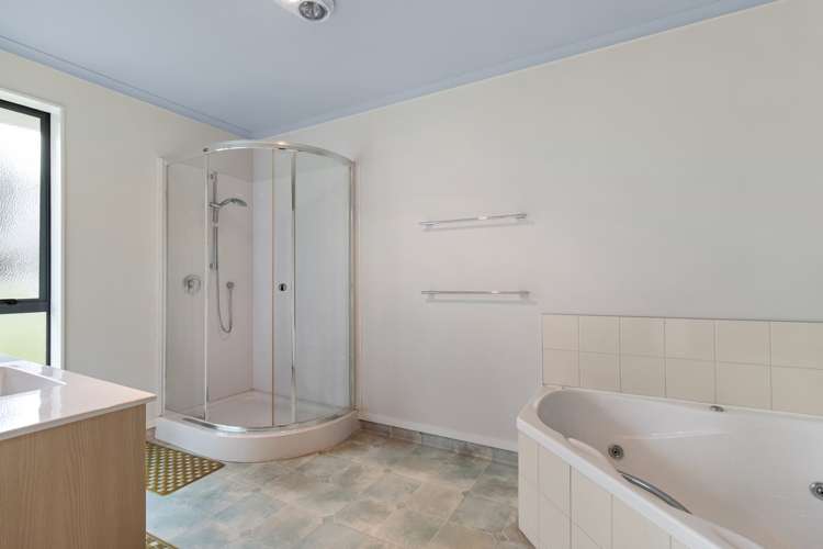 800 Tuhikaramea Road Ngahinapouri_16