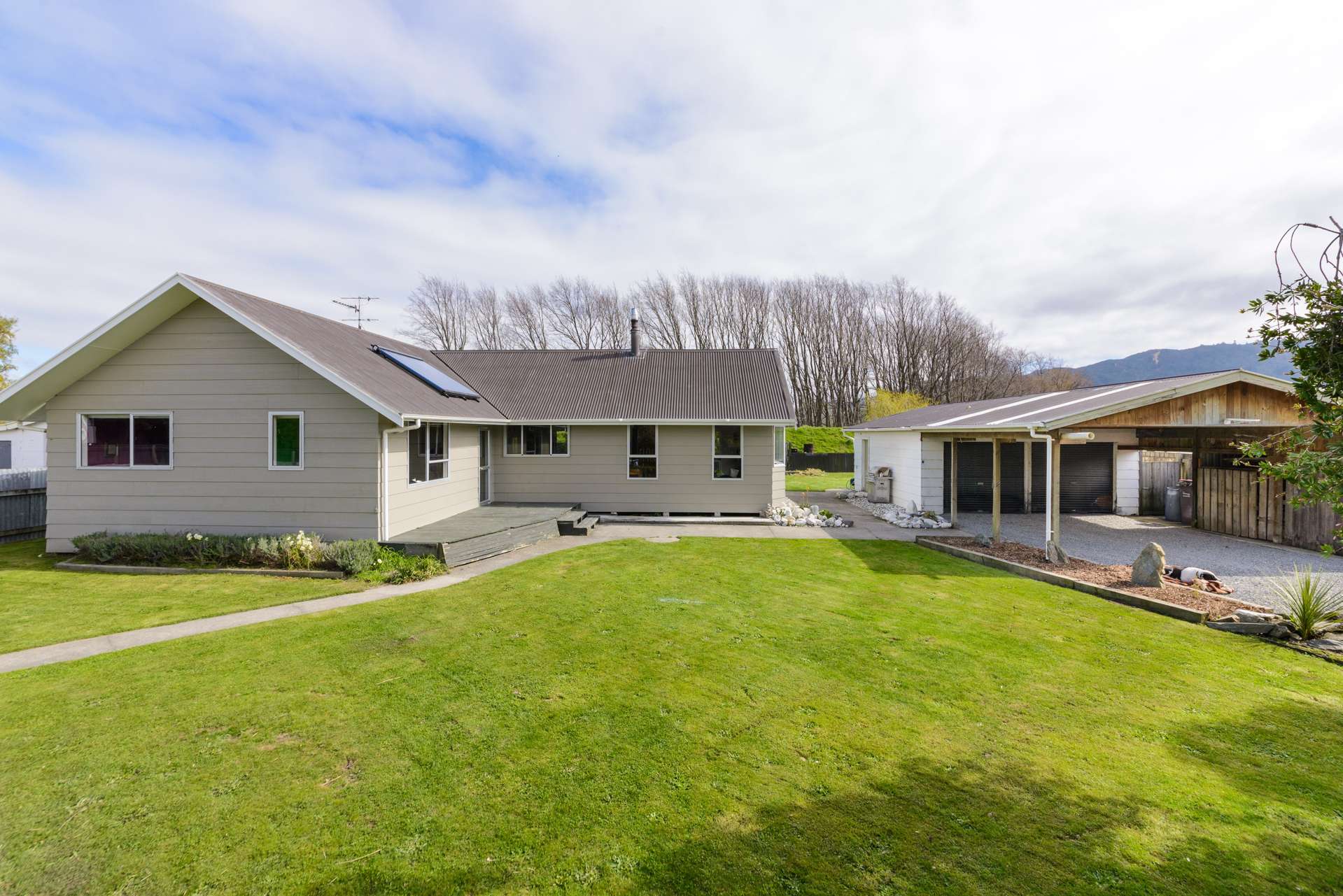 1900 State Highway 1 Tuamarina_0