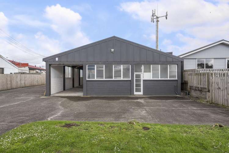 8 Waikaukau Road Glen Eden_1