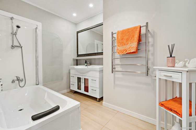 13 Clark Road Pahurehure_23