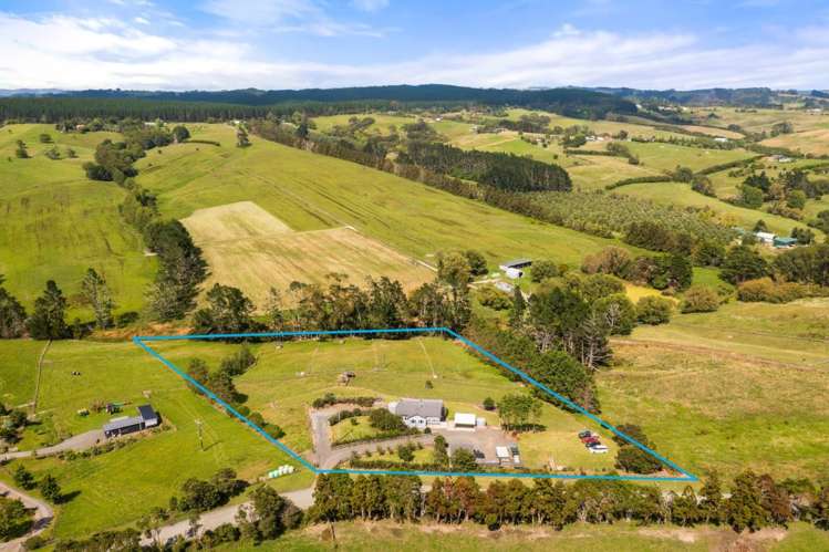 175 Ireland Road Waitoki_26