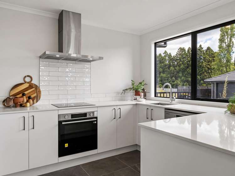 219 Adler Drive Ohauiti_13