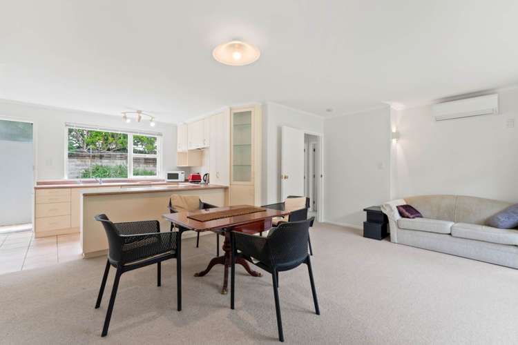 2/10 Blomfield Spa Takapuna_2