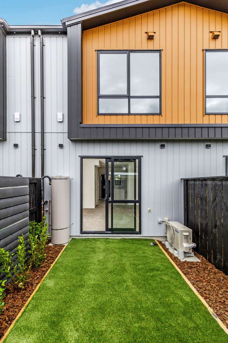 7/3 Beach Road Te Atatu Peninsula_17