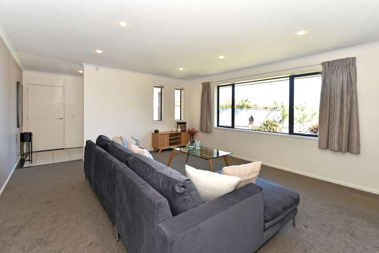 6 Ken Wadsworth Way Stoke_12