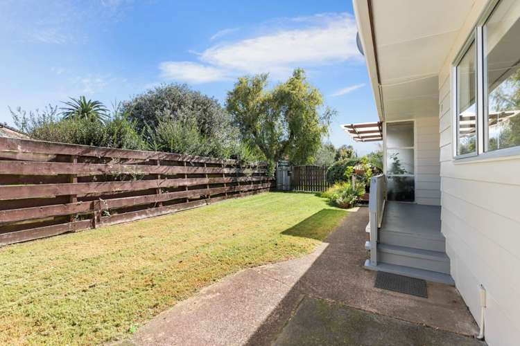 3/11a Bayside Avenue Te Atatu Peninsula_16