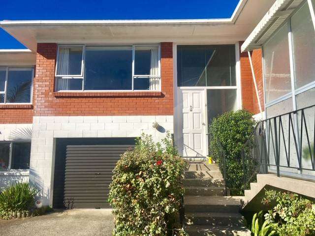 Large Brick and Tile Unit 3 minutes walk from ...