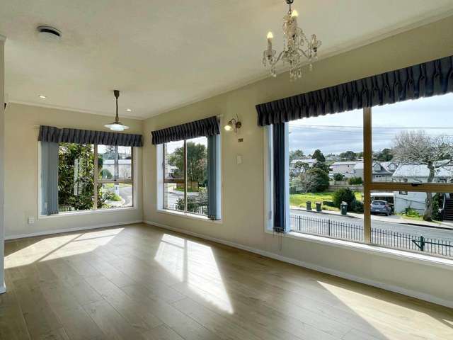 Comfy Family Home in New Windsor