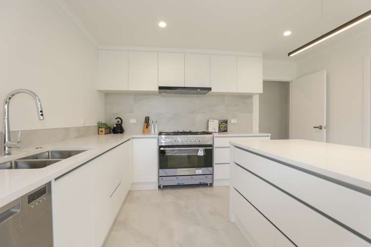 19 Lloyd Crescent Pukehangi_5