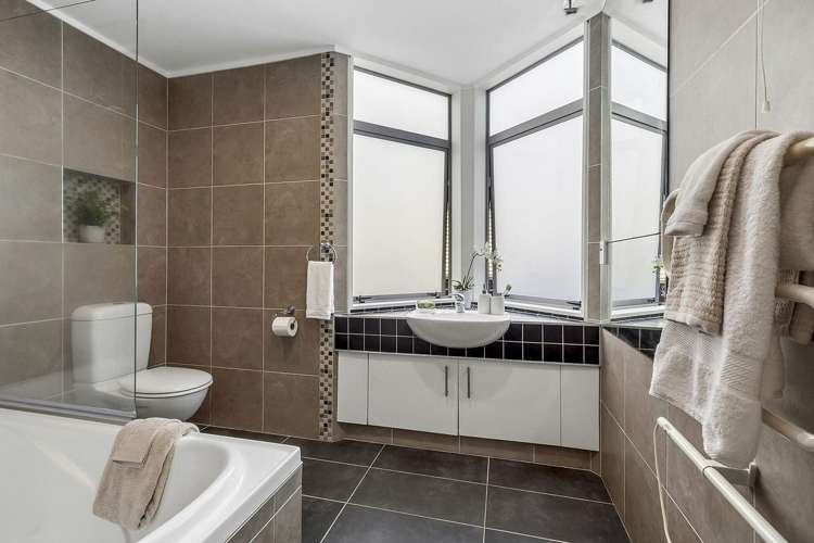 70A Buckley Road Southgate_11