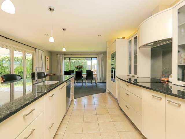 8 Tasman Drive Poraiti_1