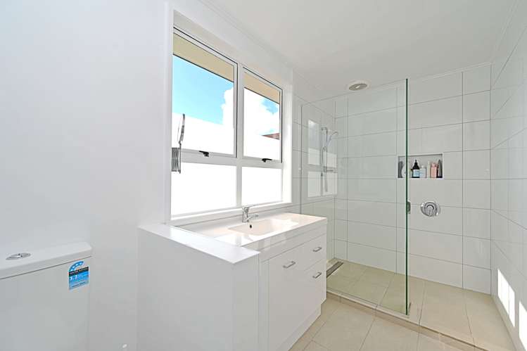 16 Lanark Crescent Tamatea_13