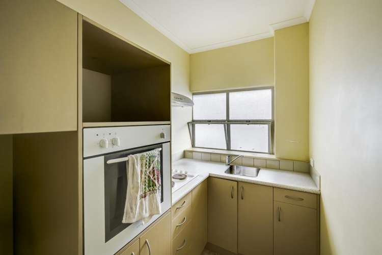 100/9 and 100/10 Emerson Street Napier South_5