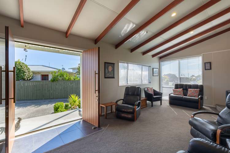 14 Cornwall Place Stoke_2