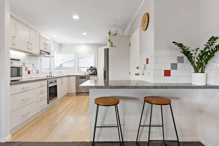 1/6 Carl Place Unsworth Heights_1