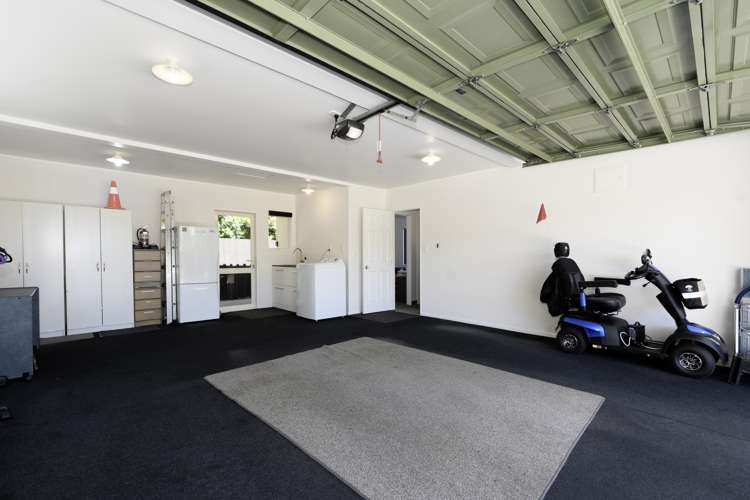 38 Eaton Crescent Matua_12