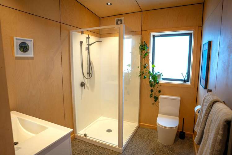 57 Beechwater Drive Moana / Lake Brunner_13