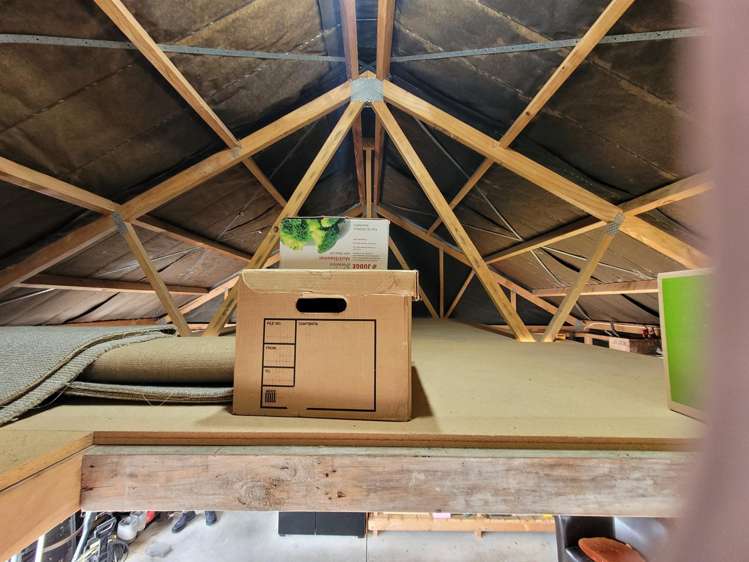 76 Grace Street Sanson_23