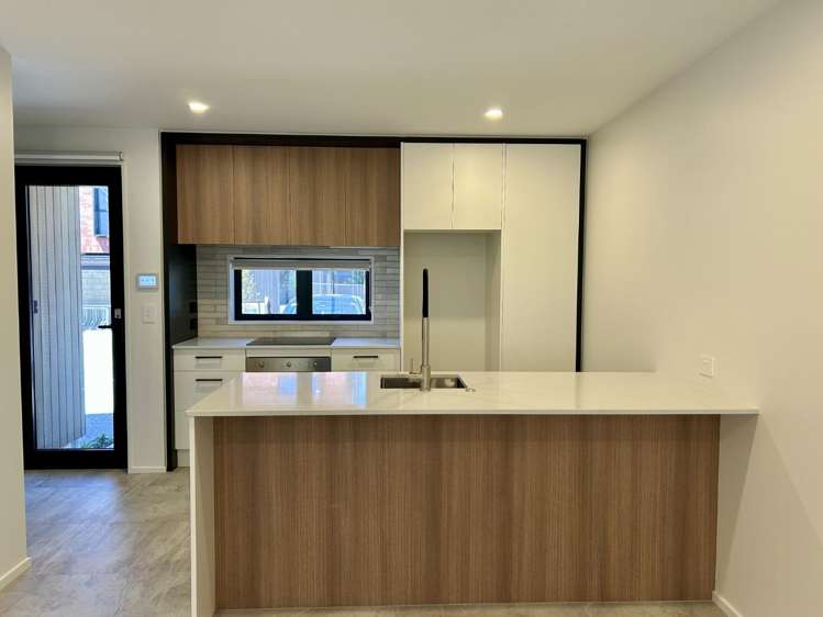 2/894 Colombo Street 1419_2