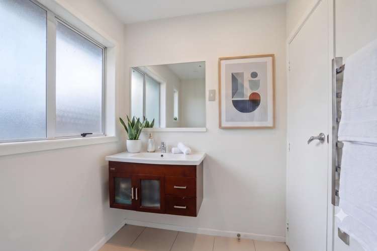 526 West Coast Road Oratia_10