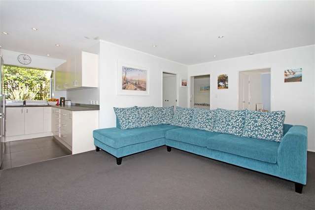 2/22 Malters Place Browns Bay_4