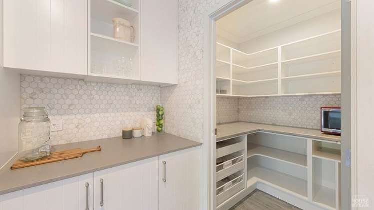 25 Mission Hills Drive Poraiti_5