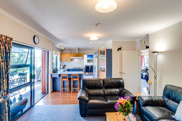 16 Forbury Way Taradale_6