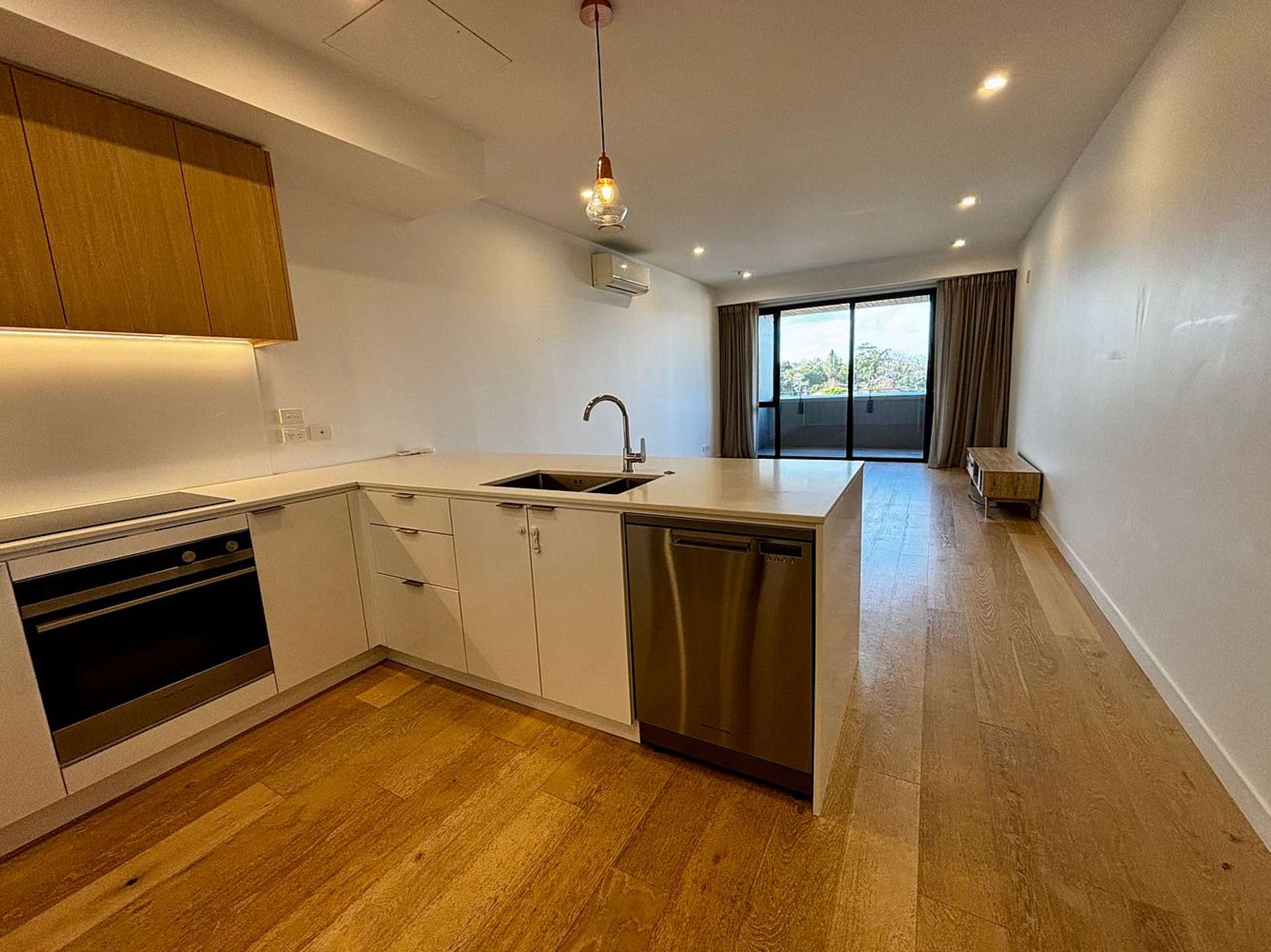 311/1 Kimiora Street Three Kings_0