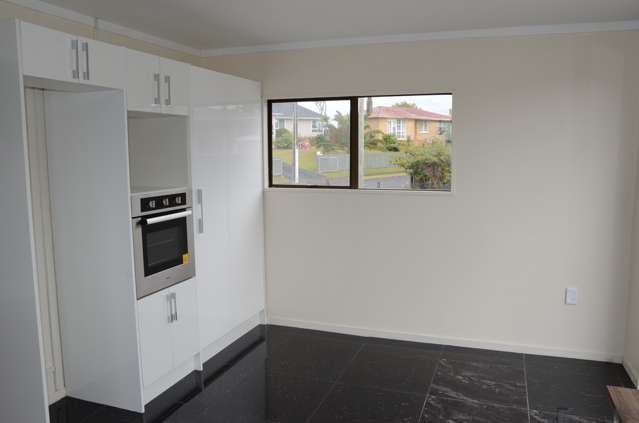 22 Ivon Road Otara_4