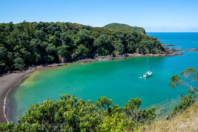 Private Beach , Cottage and Home