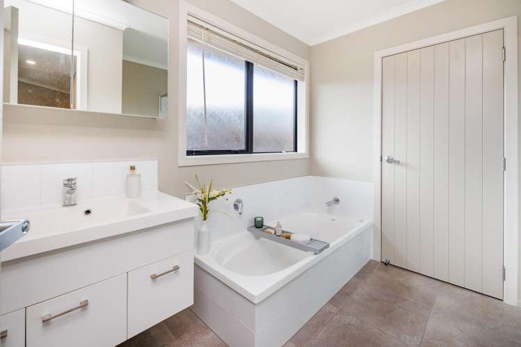 7 Lorenzo Place Kelvin Grove_15